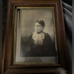 Antique photograph of a woman